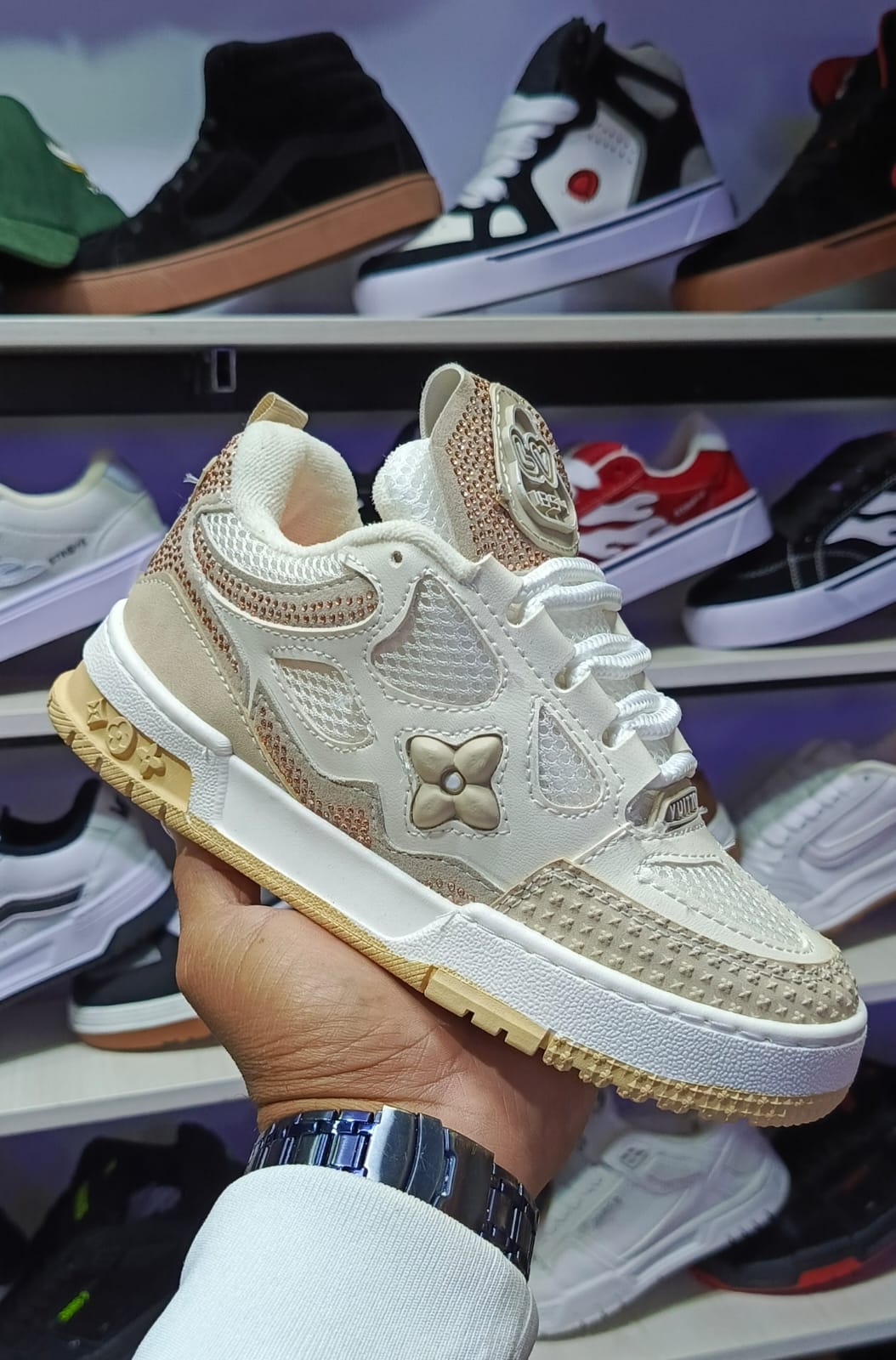 LOUIS VUITTON CLASICO