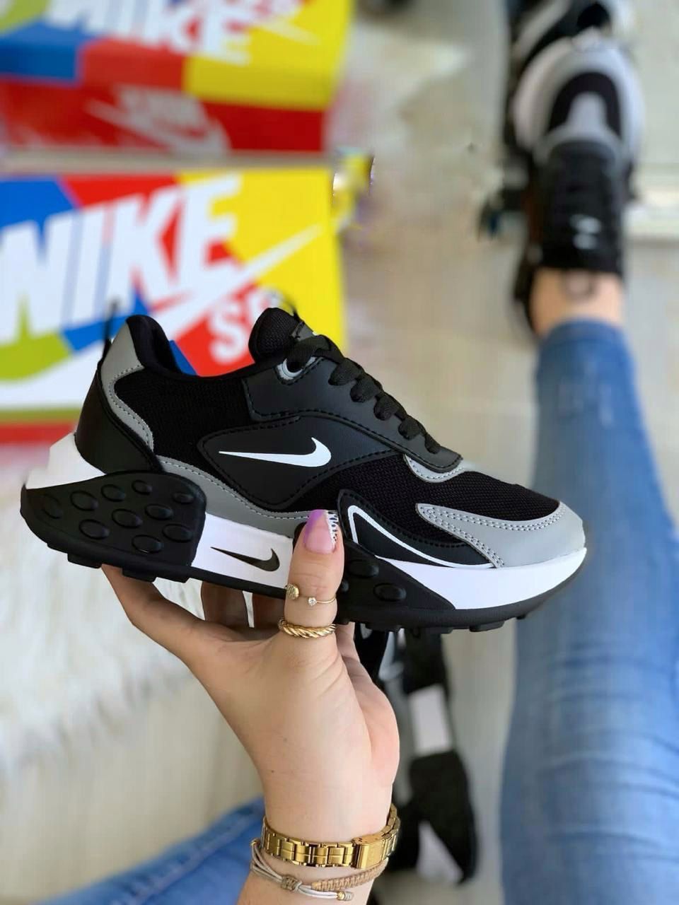 Tenis Estilo "Nike Monsters": El Toque Urbano Que Tu Outfit Necesita - Ofertas Vibra